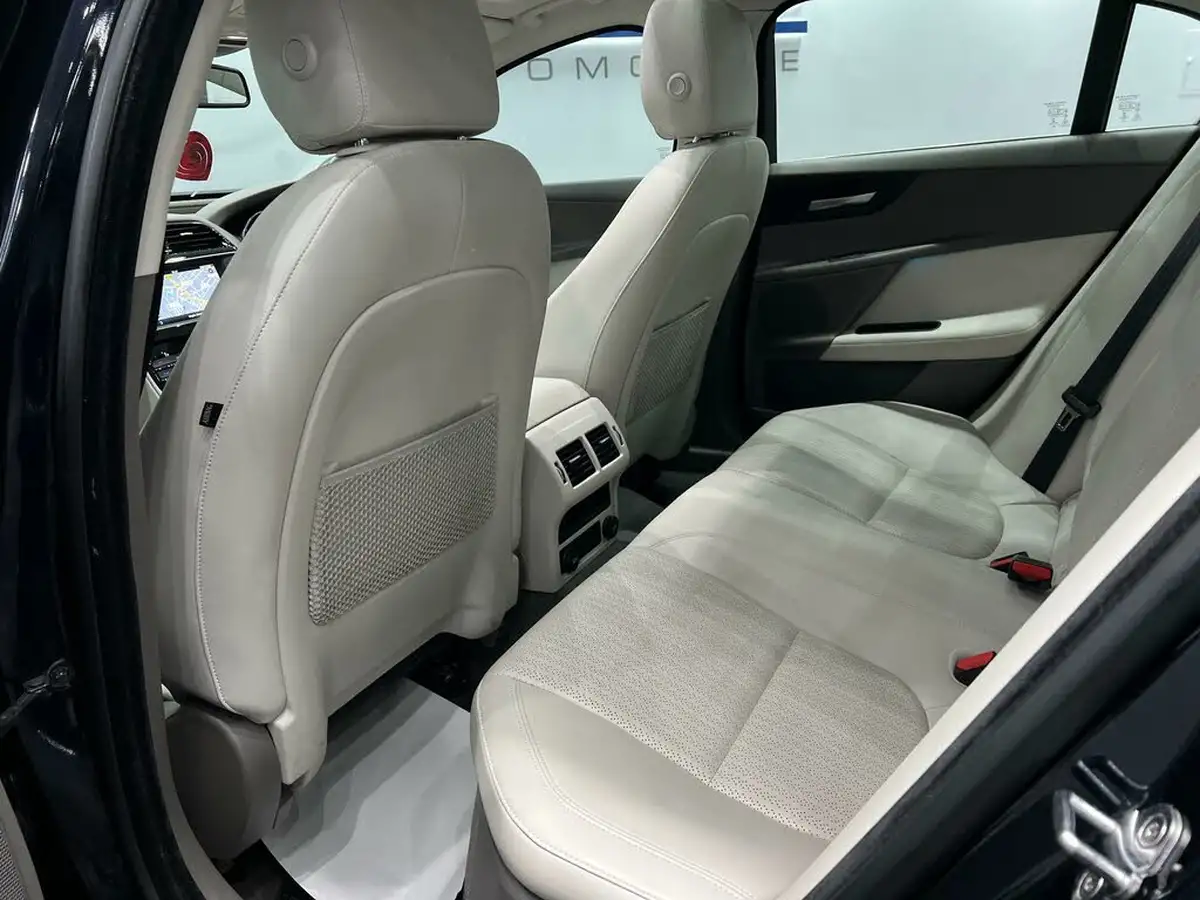 2015-jaguar-xe-20td-portfolio-180ps-auto-big-61