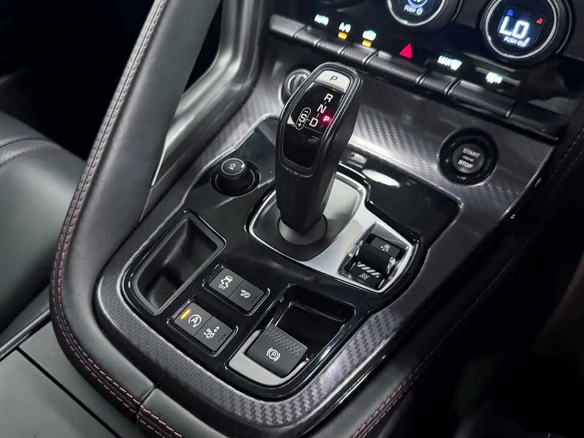 2016-jaguar-f-type-50-v8-sc-r-awd-coupe-big-31