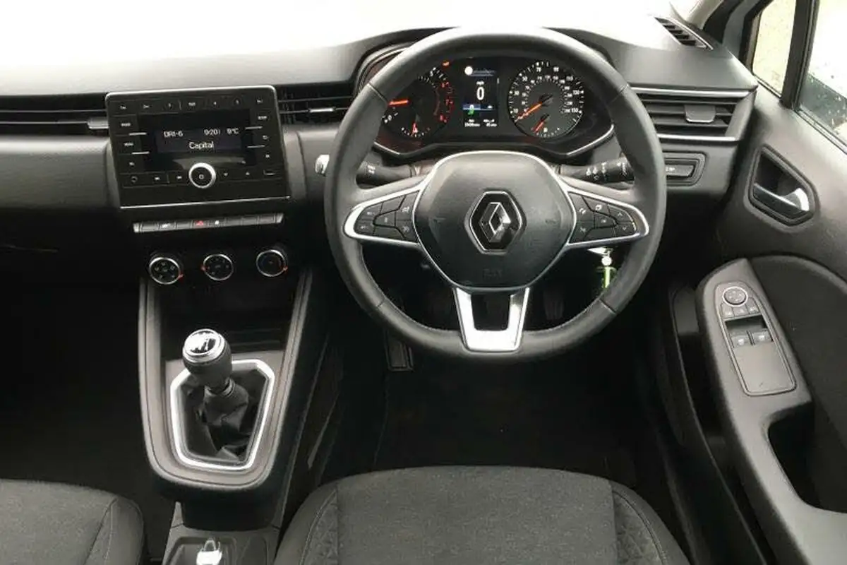 2021-renault-clio-10-sce-play-75bhp-big-10