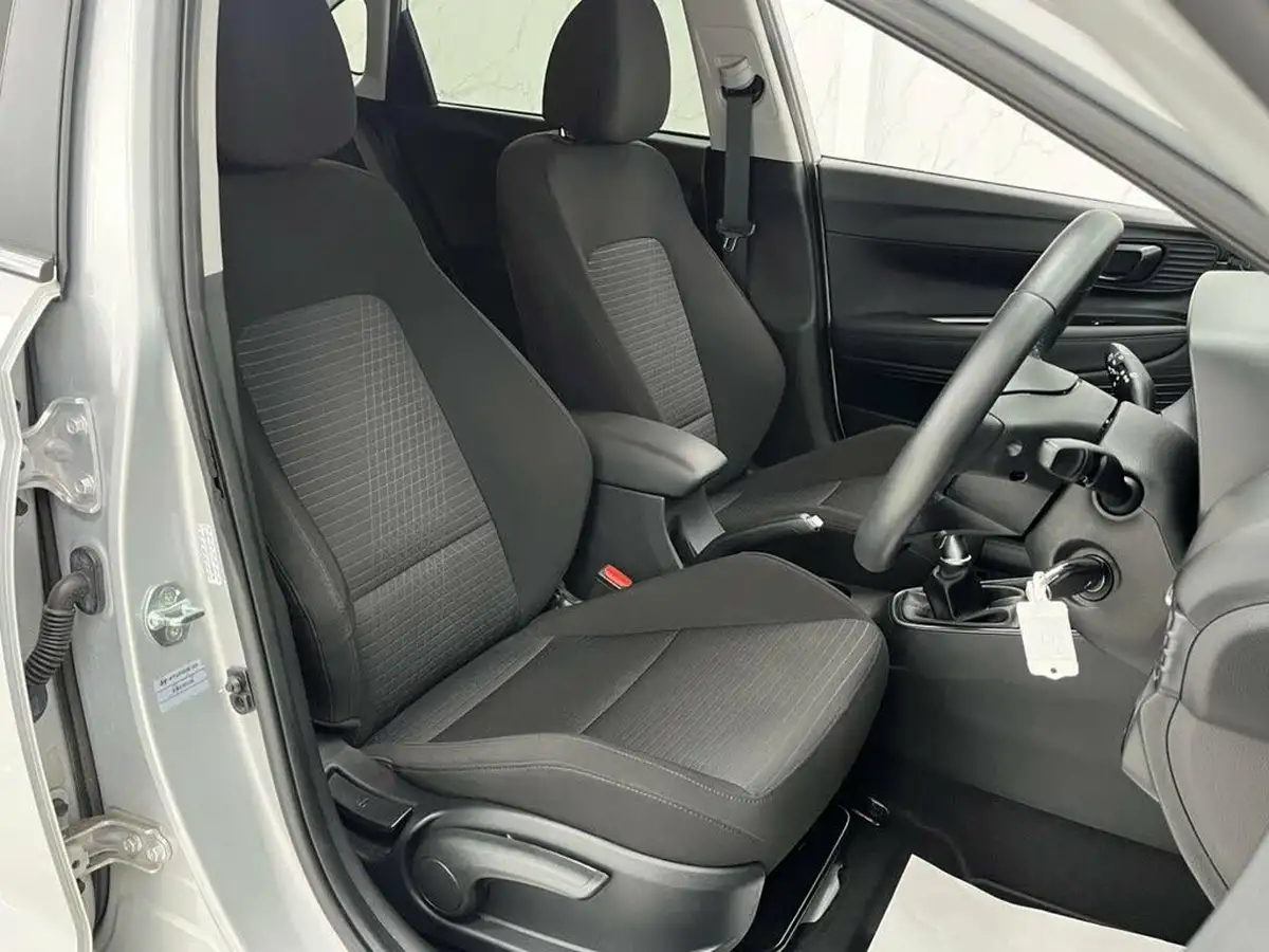 2023-hyundai-i20-10-t-gdi-premium-48-volt-hybrid-eclutch-imt-big-31