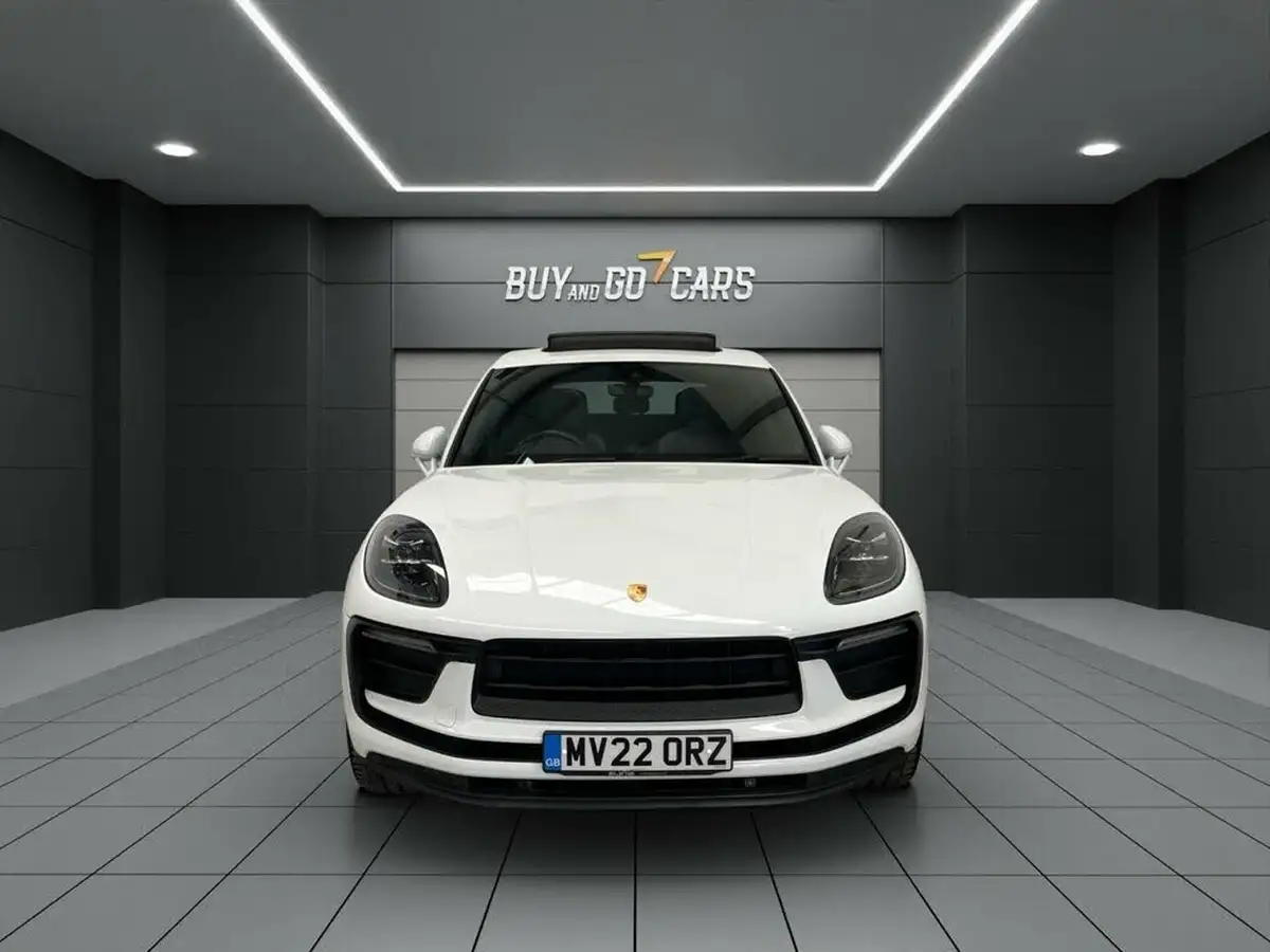 2022-porsche-macan-20-big-5