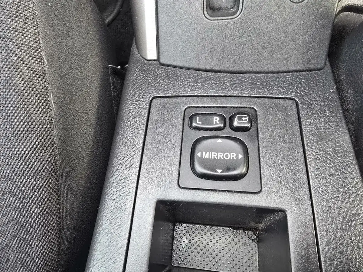 2008-toyota-rav4-20-xt-r-auto-big-16