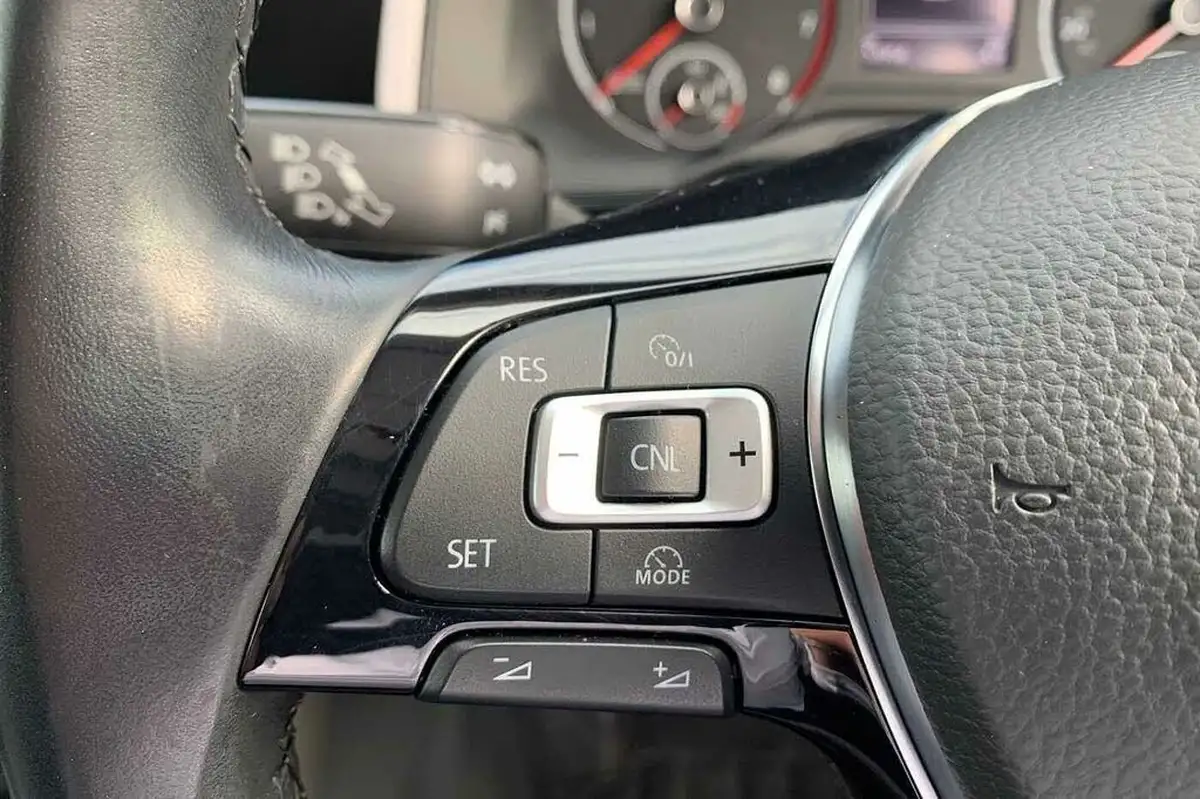 2021-volkswagen-polo-10-tsi-match-big-14