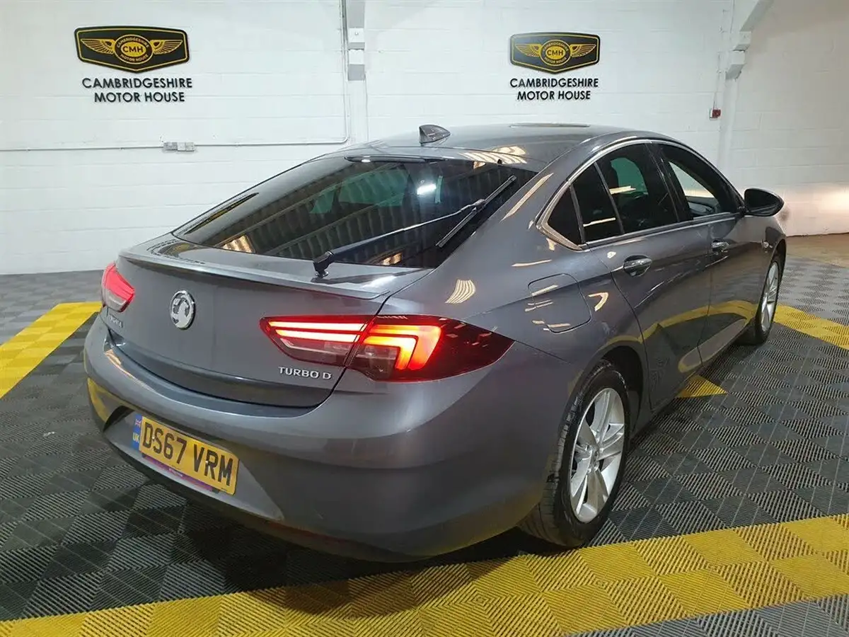 2017-vauxhall-insignia-grand-sport-16td-sri-nav-136ps-ecotec-big-10