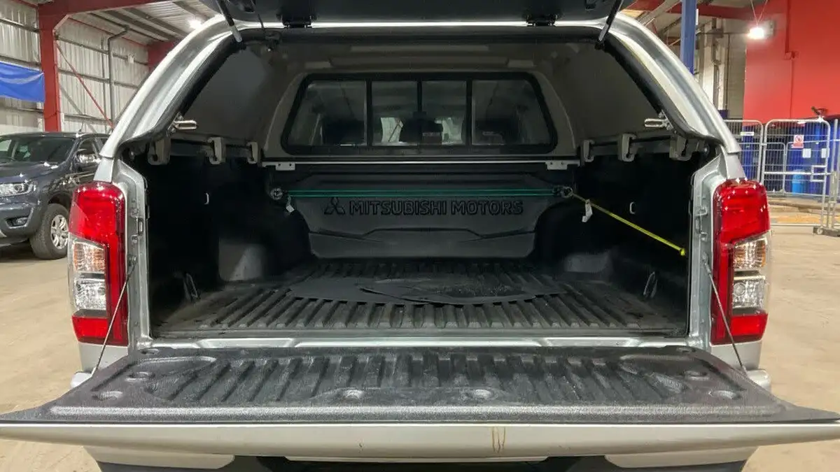 2020-mitsubishi-l200-22di-d-warrior-auto-big-4