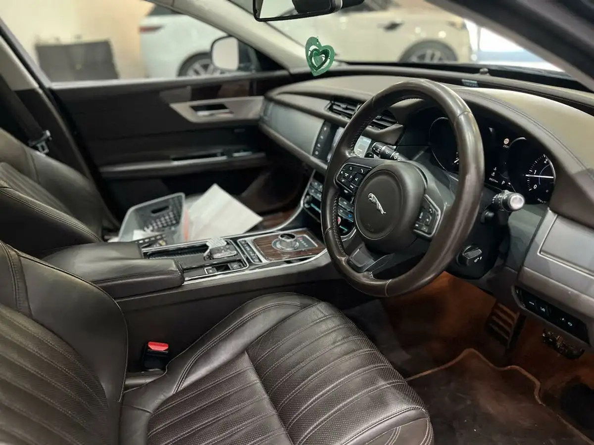 2015-jaguar-xf-20td-portfolio-180ps-auto-big-1