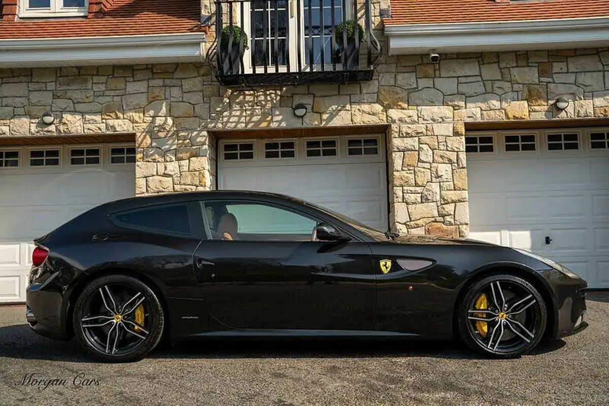 2016-ferrari-ff-63-big-4