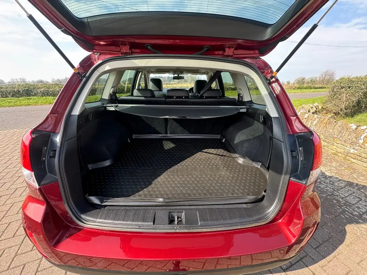 2012-subaru-outback-20td-se-big-12