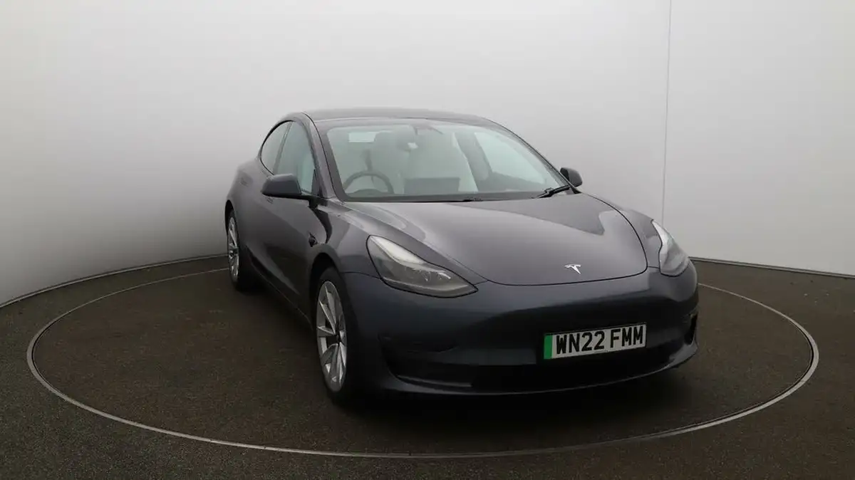 2022-tesla-model-3-e-long-range-big-40