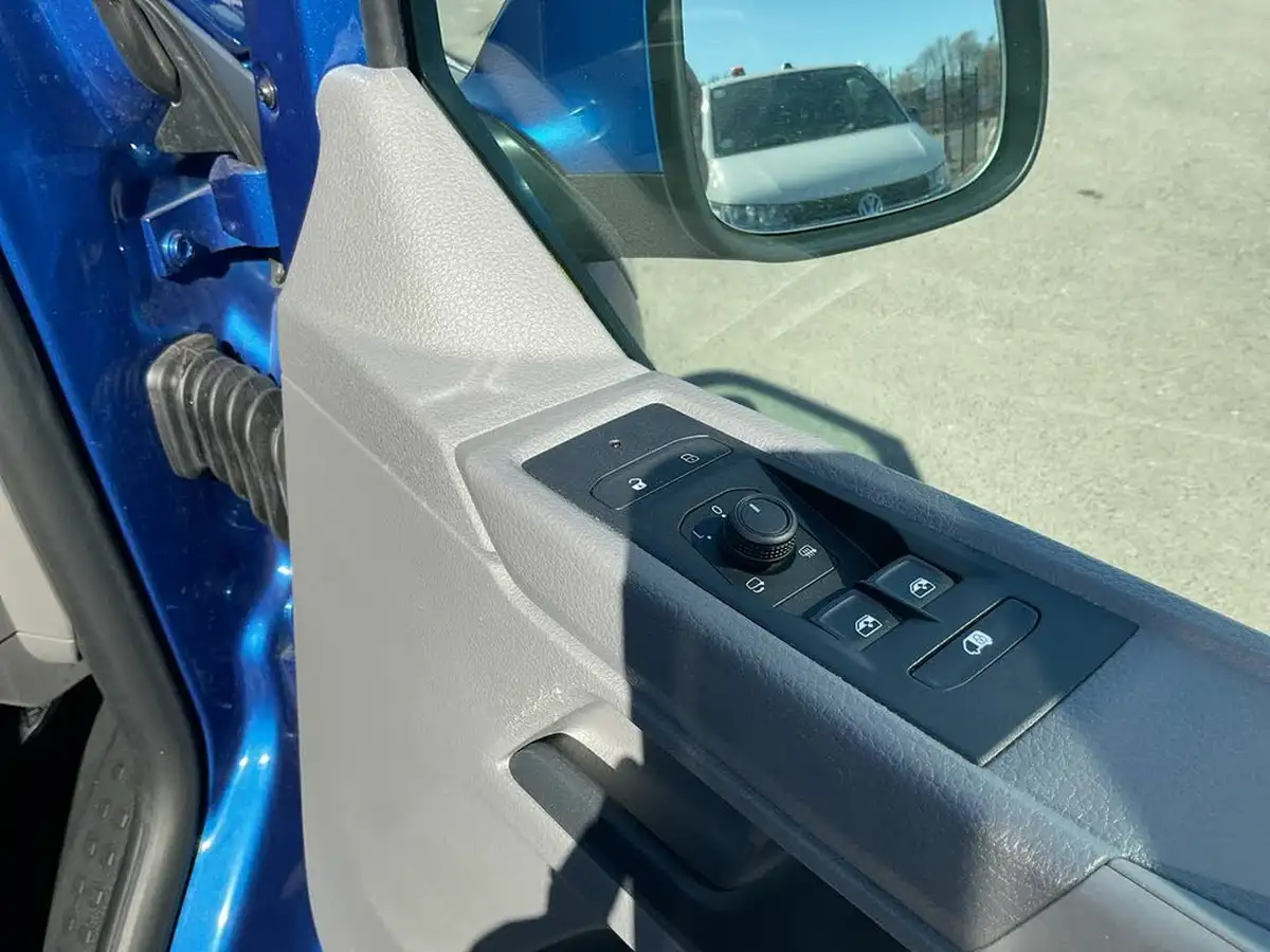 2024-volkswagen-transporter-big-22