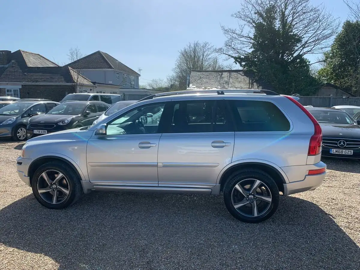 2012-volvo-xc90-24td-d5-r-design-200bhp-big-3