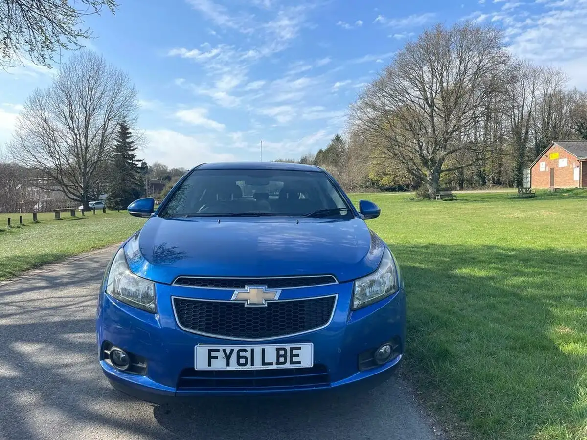 2011-chevrolet-cruze-16-lt-auto-big-3