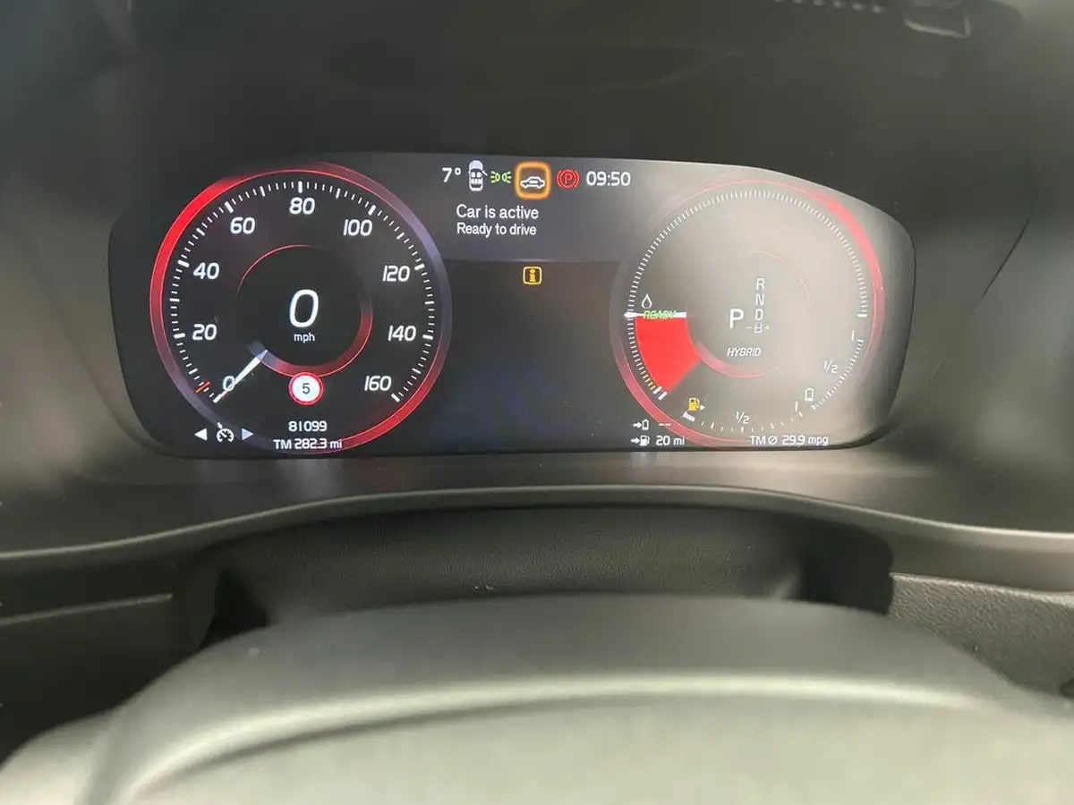 2022-volvo-xc40-15-t4-r-design-big-31