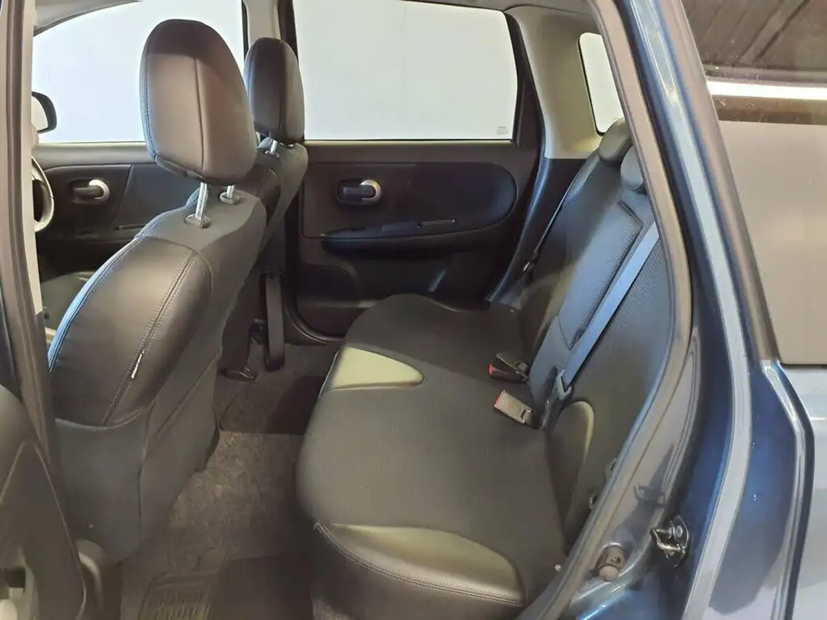 2013-nissan-note-15td-n-tec-big-8