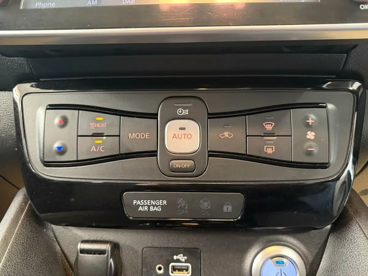 2019-nissan-leaf-e-acenta-big-21