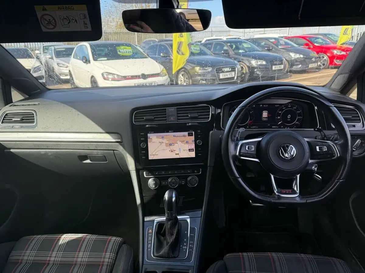 2017-volkswagen-golf-20-tsi-gti-230ps-ss-5d-dsg-big-4