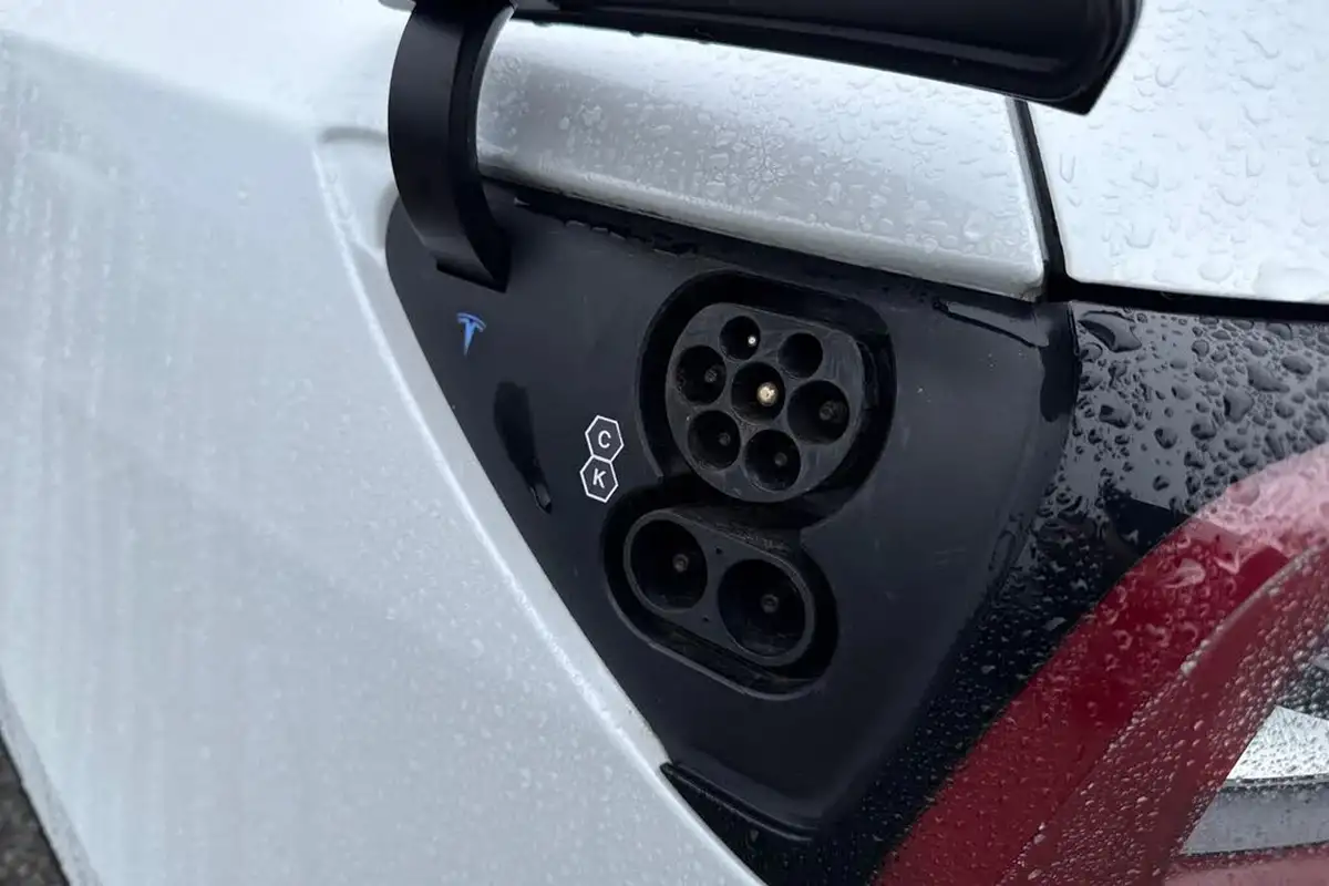 2023-tesla-model-y-e-performance-big-26