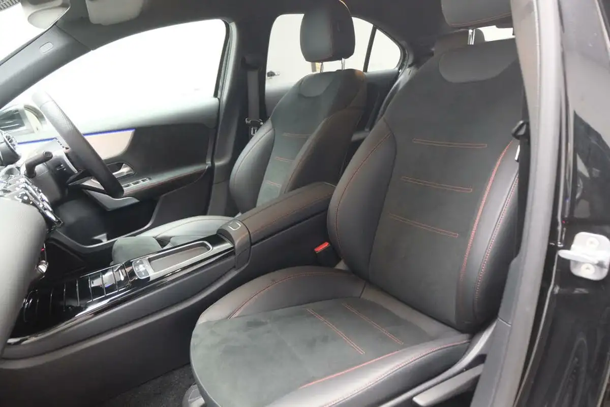 2023-mercedes-benz-a-class-13-a180-amg-line-executive-saloon-4d-7g-dct-big-13