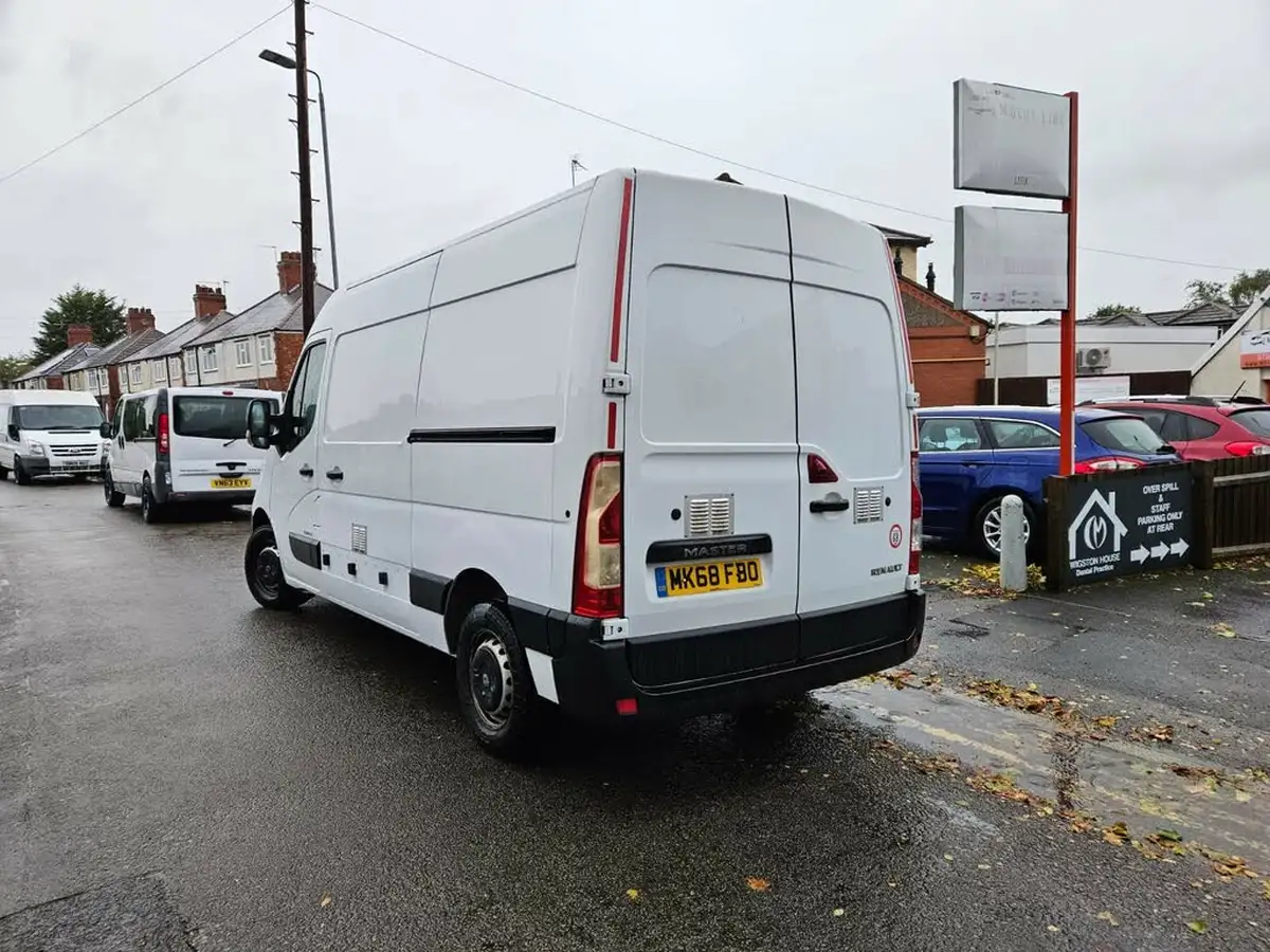 2019-renault-master-23dci-mm35-145-business-eu6fwd-energy-medium-roof-panel-van-big-4