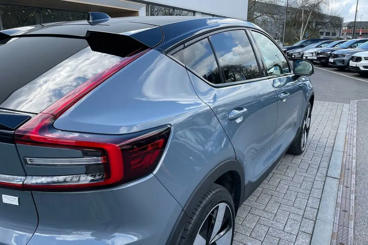 2022-volvo-c40-e-twin-recharge-pro-big-13