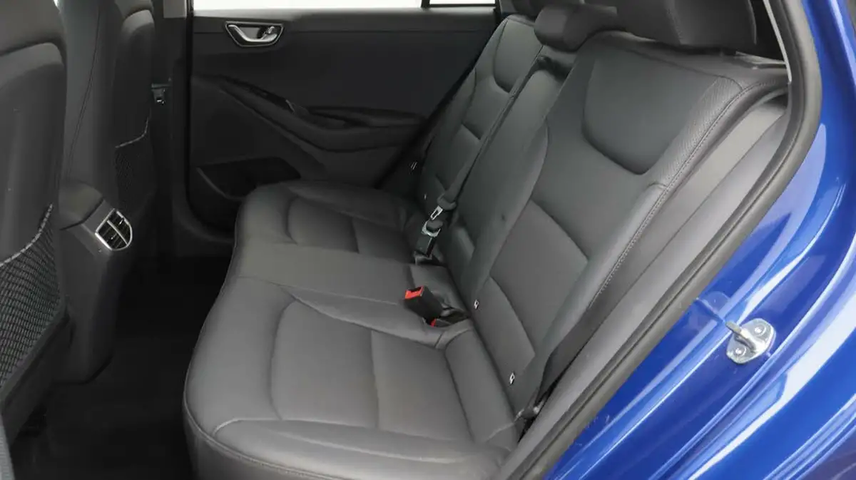 2021-hyundai-ioniq-e-premium-se-electric-100kw-big-16