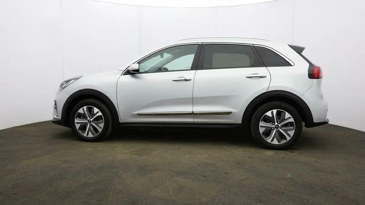 2021-kia-e-niro-ev-4-big-3