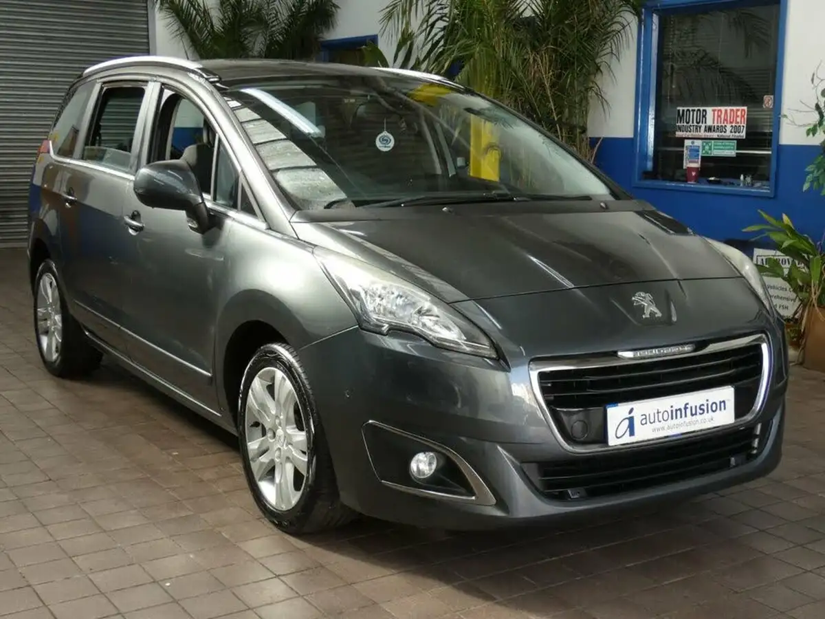2014-peugeot-5008-16hdi-active-big-14