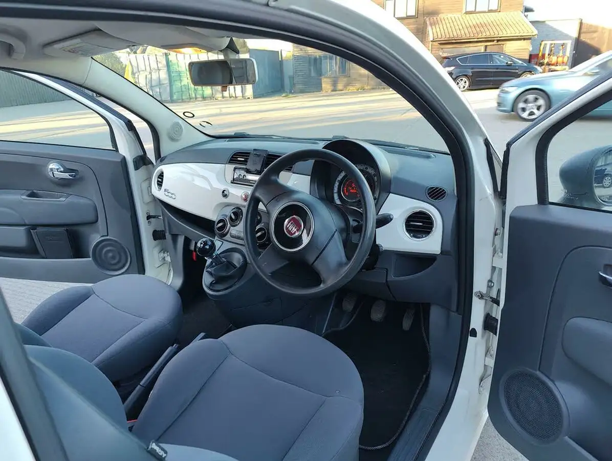 2010-fiat-500-12-pop-big-21