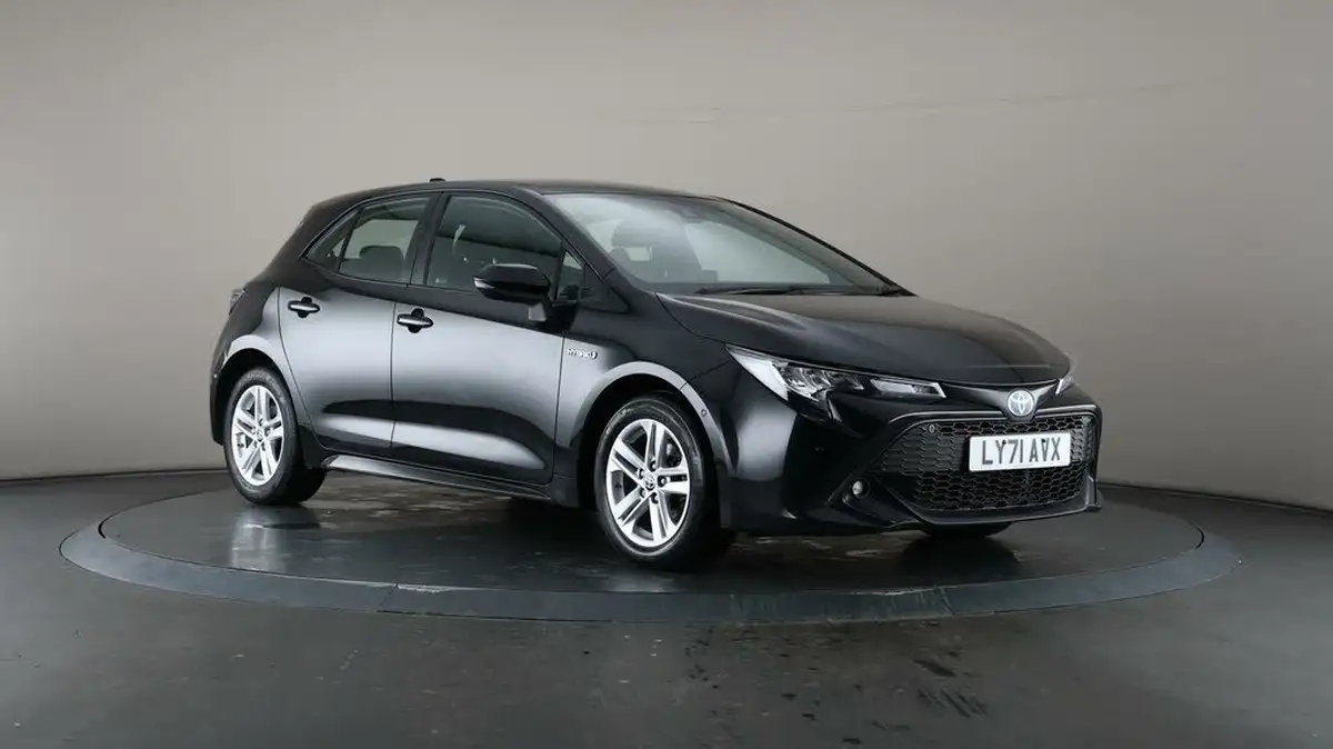 2022-toyota-corolla-18-vvt-i-icon-tech-trk-hatchback-5d-big-1