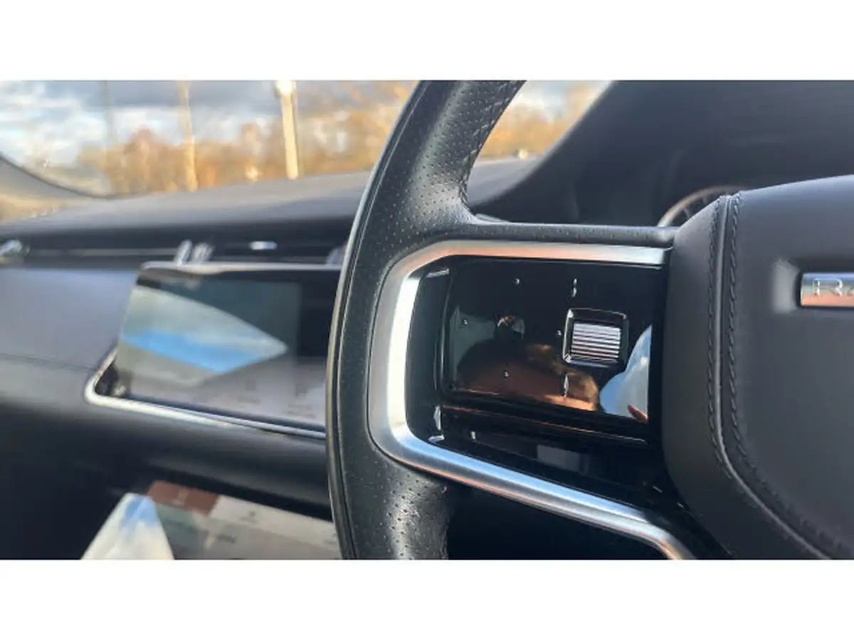 2023-land-rover-range-rover-evoque-15-p300e-r-dynamic-hse-big-32
