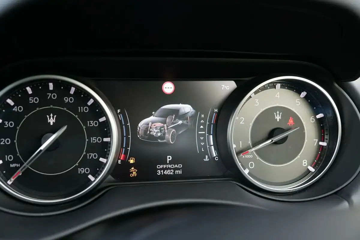 2021-maserati-levante-30-gransport-big-29