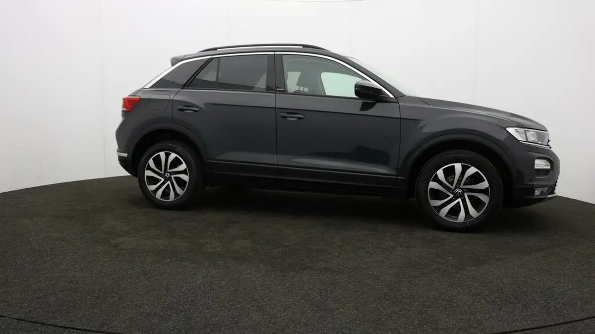 2022-volkswagen-t-roc-10-tsi-active-hatchback-5d-big-39