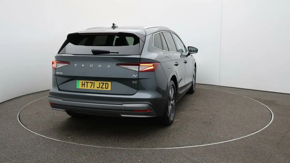 2022-skoda-enyaq-e-80-82-kwh-big-55