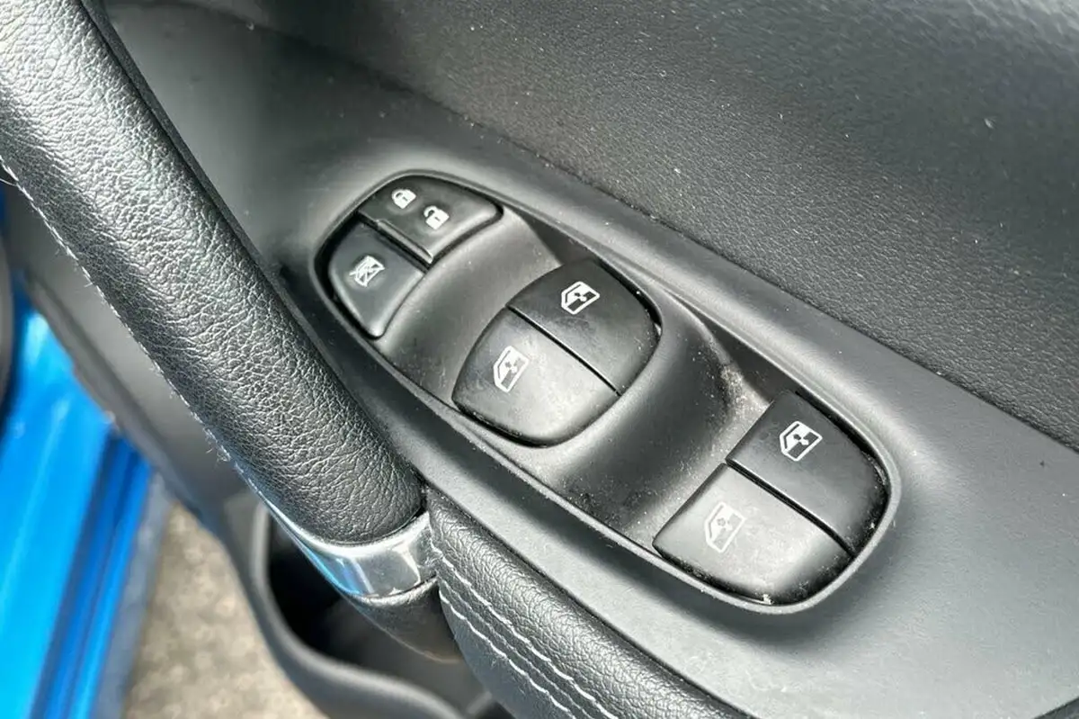 2020-nissan-qashqai-13-dig-t-tekna-160ps-dct-big-16