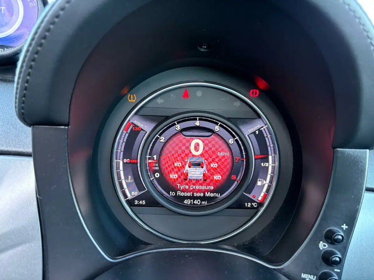 2017-abarth-595c-14-tjet-trofeo-big-8