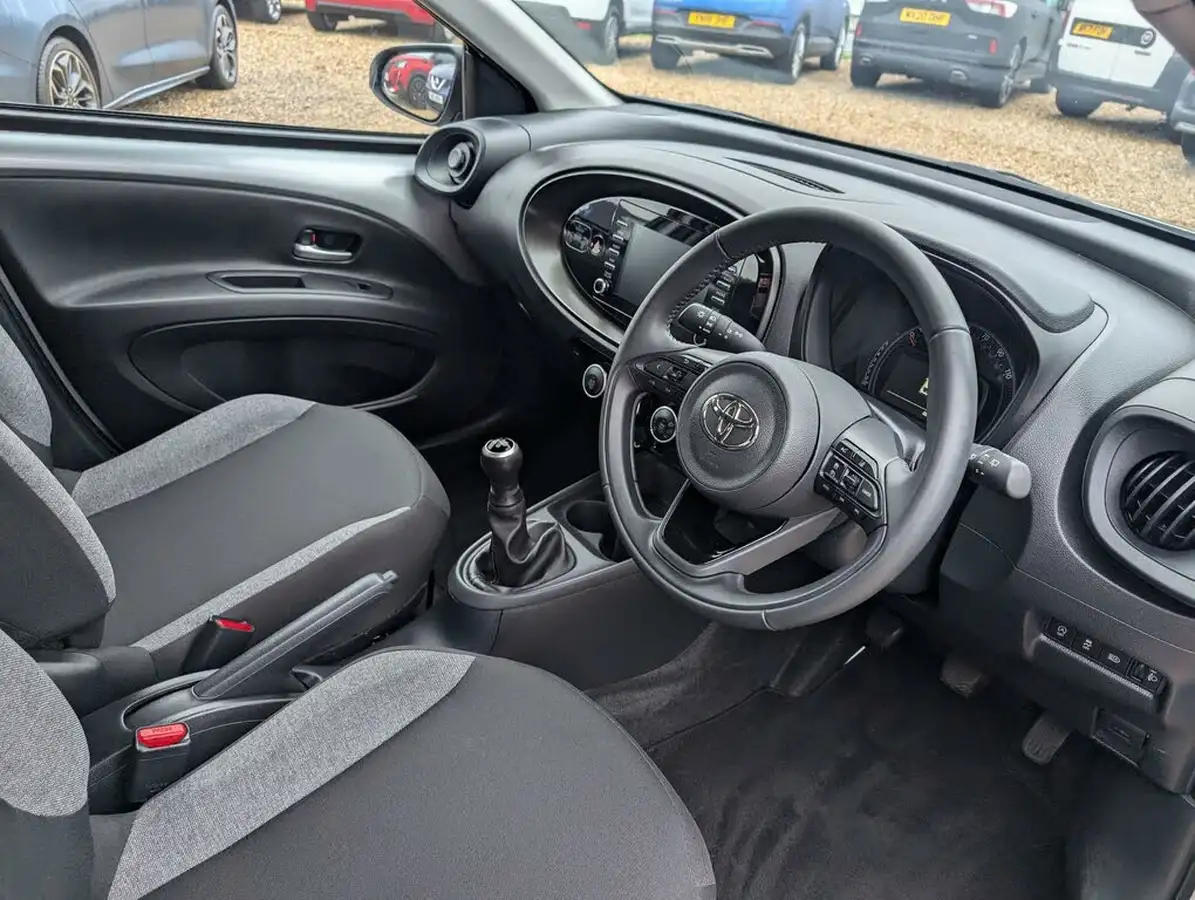 2022-toyota-aygo-x-10-vvt-i-pure-big-14