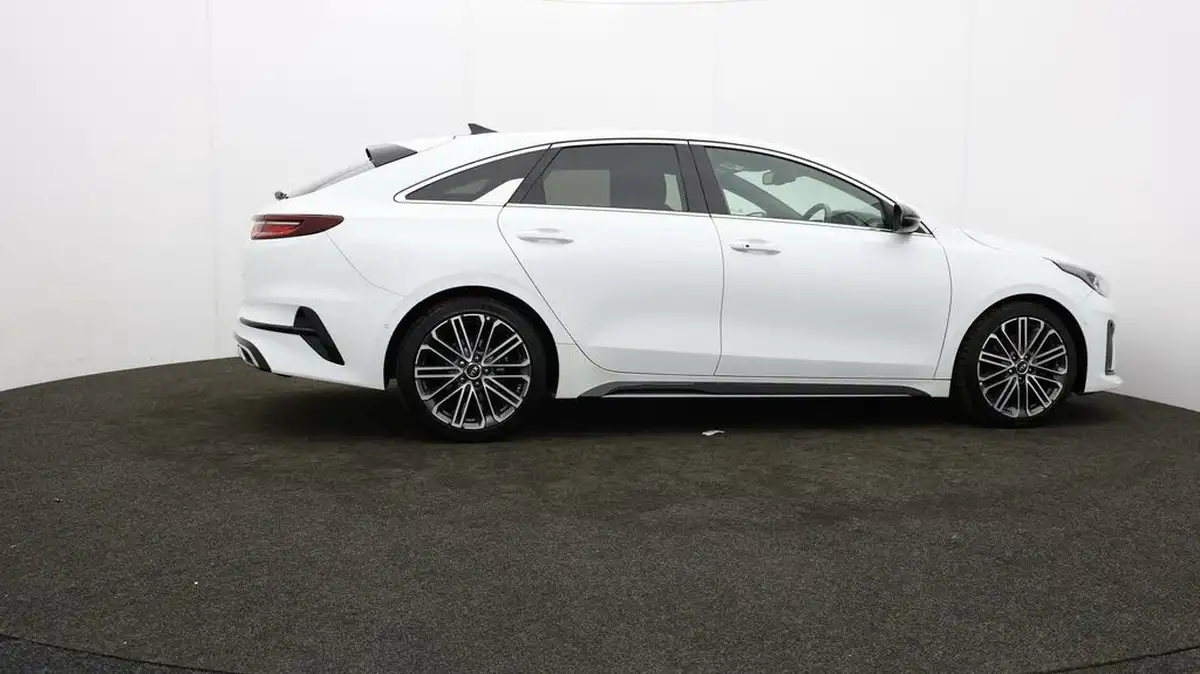 2021-kia-pro-ceed-15-t-gdi-gt-line-s-big-29