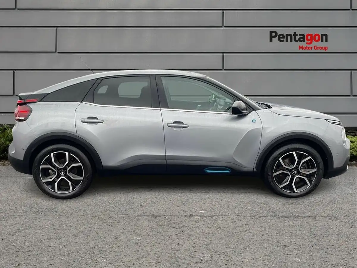 2022-citroen-c4-e-shine-plus-big-10