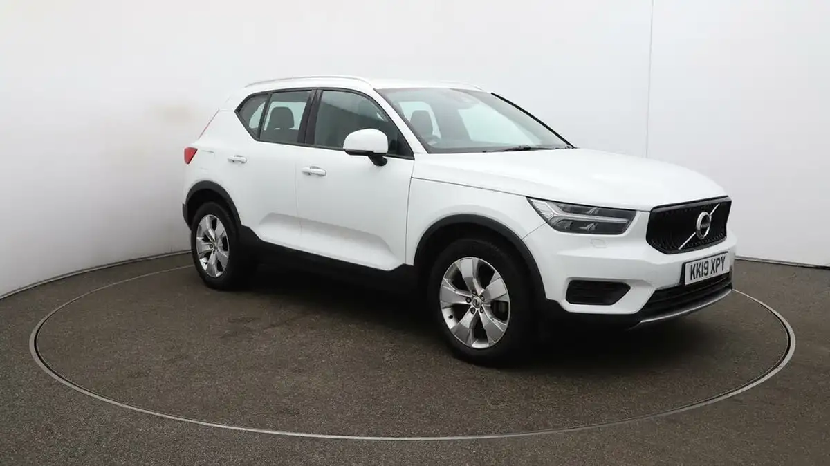 2019-volvo-xc40-15-t3-momentum-163bhp-big-1