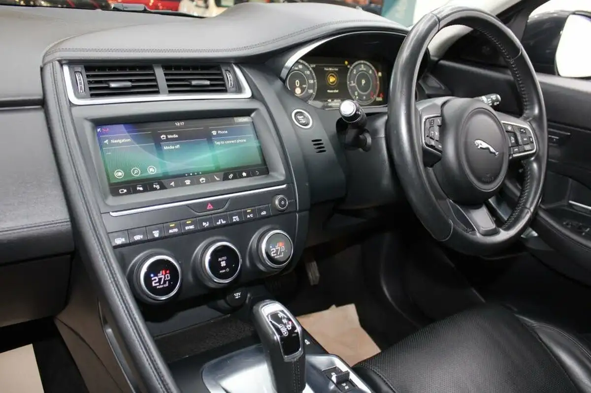 2018-jaguar-e-pace-20-i4d-hse-240ps-ss-big-33