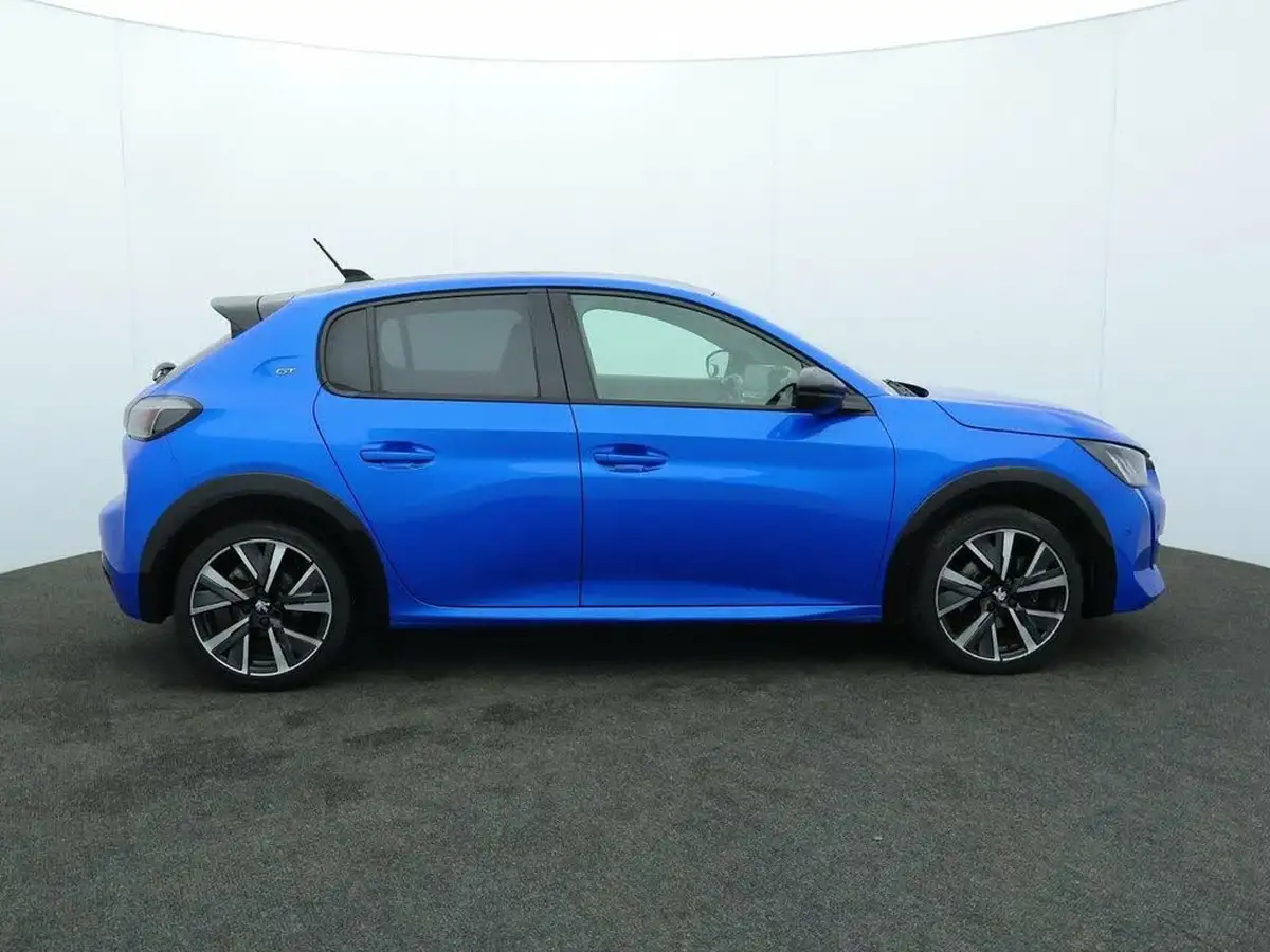 2022-peugeot-208-12-puretech-gt-100bhp-eat8-big-10