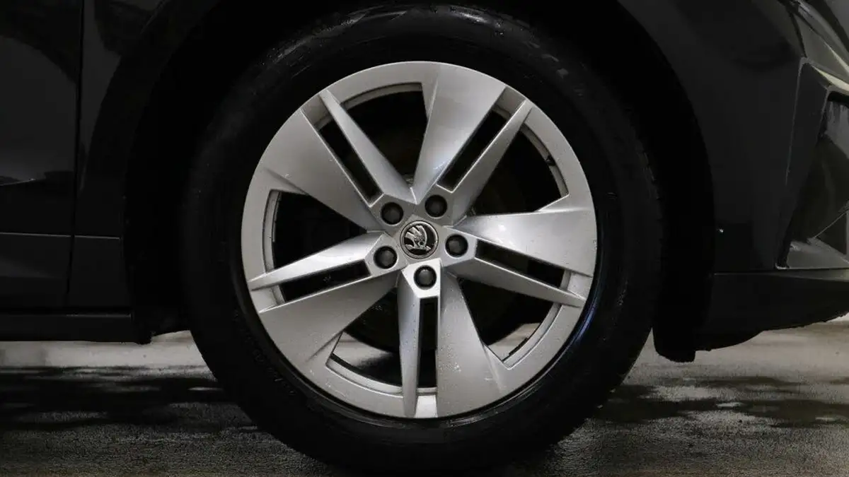 2022-skoda-enyaq-e-60-big-4