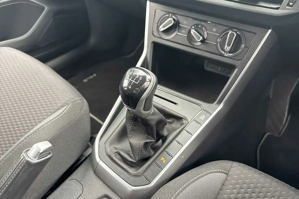 2022-volkswagen-polo-10-tsi-life-big-18