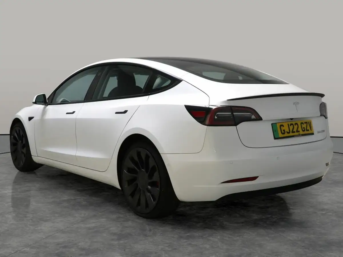 2022-tesla-model-3-e-performance-big-13