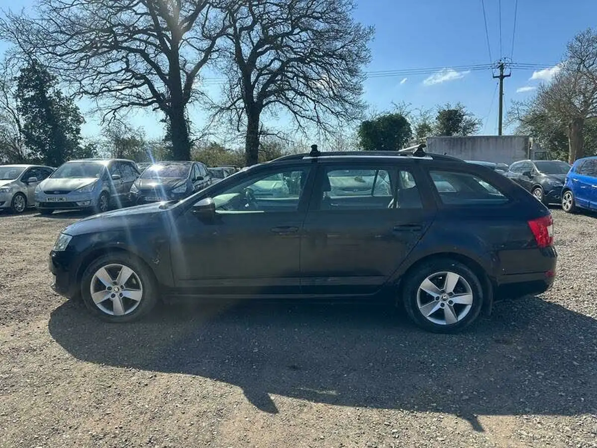 2013-skoda-octavia-16tdi-se-estate-big-4