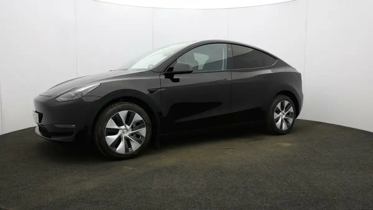 2022-tesla-model-y-e-long-range-big-34