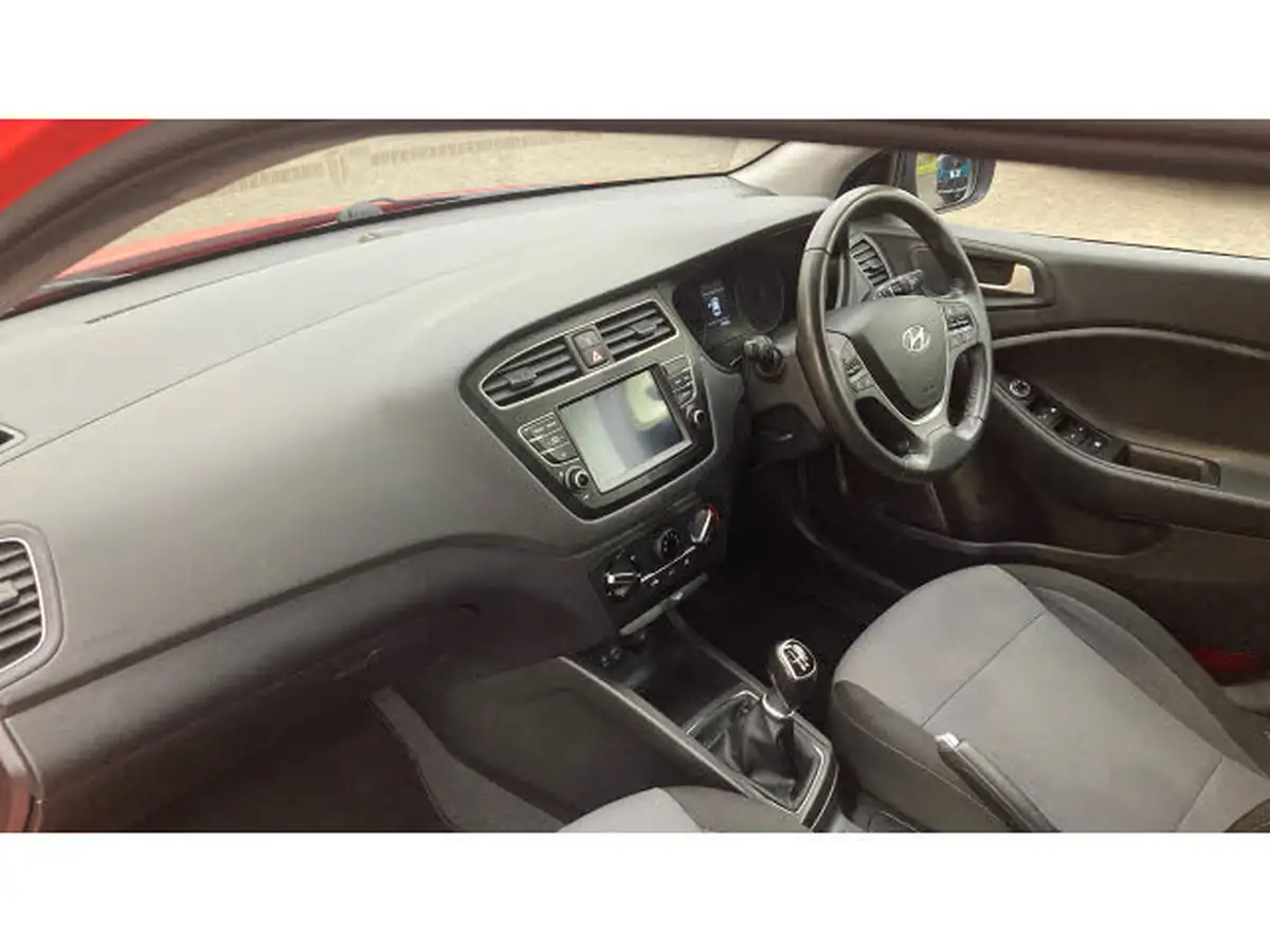 2019-hyundai-i20-10-t-gdi-play-big-8