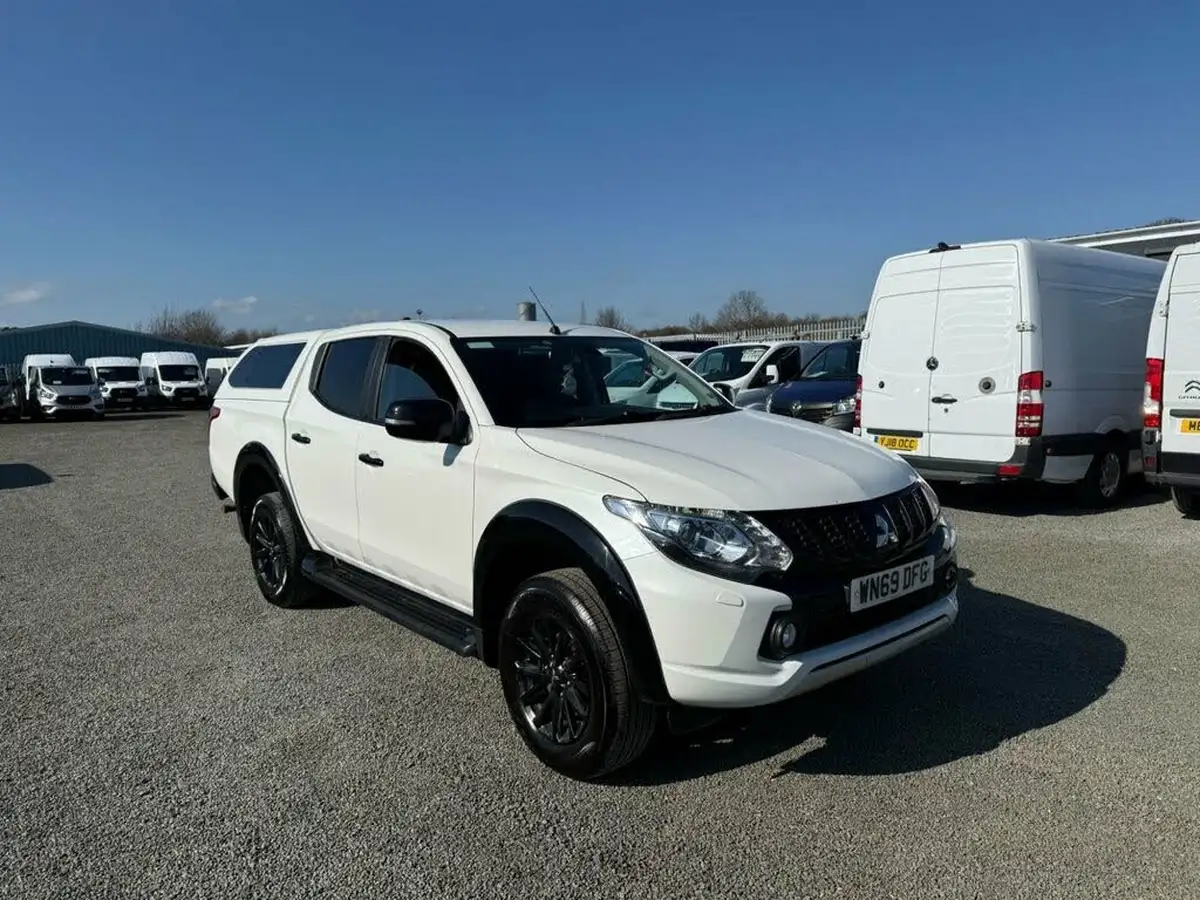 2019-mitsubishi-l200-24di-d-challenger-big-0