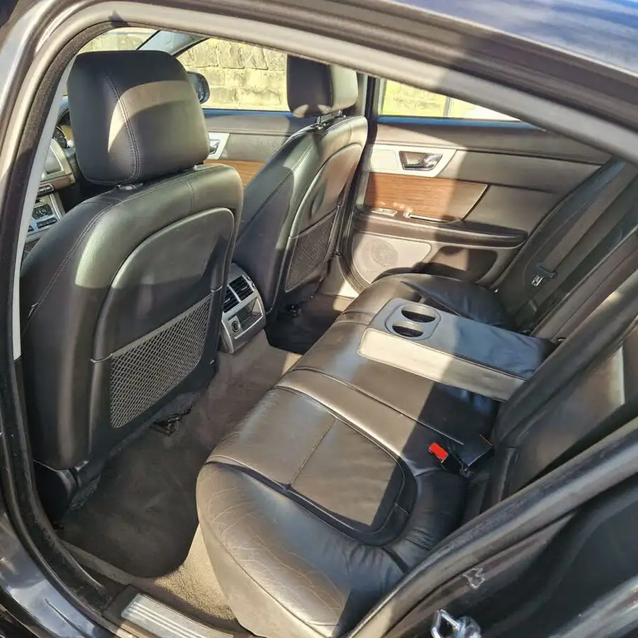 2012-jaguar-xf-22td-luxury-190ps-saloon-4d-auto-big-7