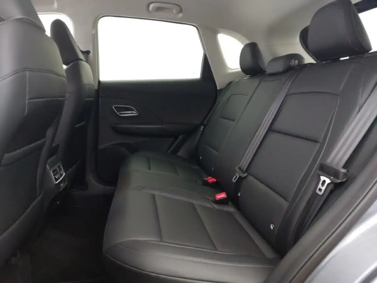 2025-mg-zs-suv-15-trophy-big-5
